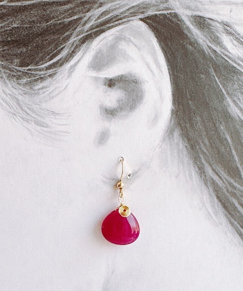 tone（トーン）の「【SPICY COLORS】Uzumakiピアス【サージカルステンレス】（ピアス（両耳用）・レディース・ターコイズブルー/グリーン/レッド/ホワイト/イエロー/ライトブルー/その他/ピンク/ワインレッド/パープル/グレー/ブラック/ライトピンク・FREE）」の18枚目の写真
