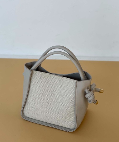 Doux archives（ドゥアルシーヴ）の「【web限定】キャンバス×ＰＵ切替ハンドＢＡＧ（ハンドバッグ・レディース・アイボリー/ブラック/キャメル・FREE）」の4枚目の写真