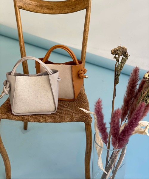 Doux archives（ドゥアルシーヴ）の「【web限定】キャンバス×ＰＵ切替ハンドＢＡＧ（ハンドバッグ・レディース・アイボリー/ブラック/キャメル・FREE）」の12枚目の写真