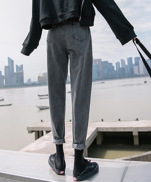 meJane（ミージェーン）の「ジップフライハイウエストルーズデニム（デニムパンツ・レディース・ブルー/ブラック・M/L/S）」の3枚目の写真