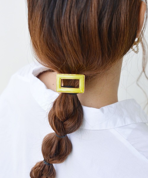 ma chere Cosette?（マシェールコゼット）の「スクエア穴あきアクリルヘアゴム（ヘアゴム・レディース・オレンジ/ライトブルー/アイボリー/グリーン系その他・FREE）」の3枚目の写真