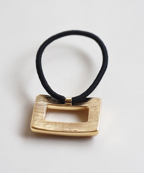 ma chere Cosette?（マシェールコゼット）の「スクエア穴あきアクリルヘアゴム（ヘアゴム・レディース・オレンジ/ライトブルー/アイボリー/グリーン系その他・FREE）」の7枚目の写真