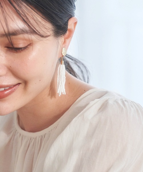 ROPE' PICNIC（ロペピクニック）の「マットビーズタッセルイヤリング（イヤリング・レディース・オレンジ系その他/オフホワイト/ダークパープル・FREE）」の2枚目の写真