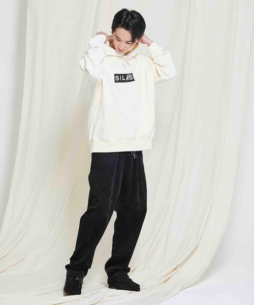 SILAS（サイラス）の「PRINT  BIG SWEAT HOODIE EMBOSSED LABEL LOGO（パーカー・メンズ・ネイビー/ブルー/ブラック/オフホワイト・SMALL/X-LARGE/MEDIUM/LARGE）」の7枚目の写真