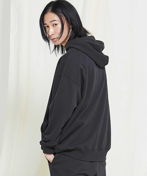 SILAS（サイラス）の「PRINT  BIG SWEAT HOODIE EMBOSSED LABEL LOGO（パーカー・メンズ・ネイビー/ブルー/ブラック/オフホワイト・SMALL/X-LARGE/MEDIUM/LARGE）」の10枚目の写真