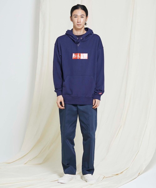 SILAS（サイラス）の「PRINT  BIG SWEAT HOODIE EMBOSSED LABEL LOGO（パーカー・メンズ・ネイビー/ブルー/ブラック/オフホワイト・SMALL/X-LARGE/MEDIUM/LARGE）」の14枚目の写真