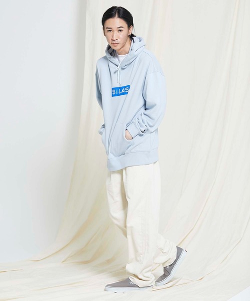 SILAS（サイラス）の「PRINT  BIG SWEAT HOODIE EMBOSSED LABEL LOGO（パーカー・メンズ・ネイビー/ブルー/ブラック/オフホワイト・SMALL/X-LARGE/MEDIUM/LARGE）」の18枚目の写真