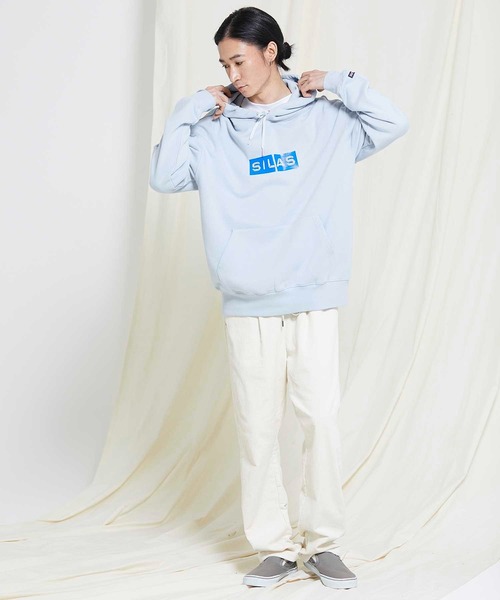 SILAS（サイラス）の「PRINT  BIG SWEAT HOODIE EMBOSSED LABEL LOGO（パーカー・メンズ・ネイビー/ブルー/ブラック/オフホワイト・SMALL/X-LARGE/MEDIUM/LARGE）」の20枚目の写真