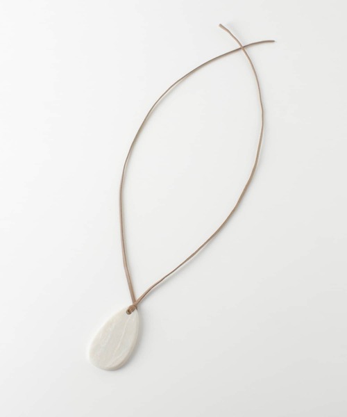URBAN RESEARCH(アーバンリサーチ)の「ドロップネックレス(ネックレス・レディース・グレー/アイボリー・-)」の3枚目の写真