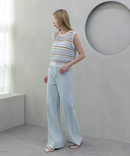 UNE MANSION（ユヌマンション）の「ハイウエストツーボタンラッパパンツ（デニムパンツ・レディース・ライトブルー/ブルー・SMALL/MEDIUM/LARGE）」の2枚目の写真