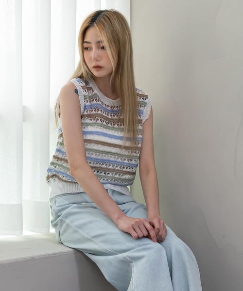 UNE MANSION（ユヌマンション）の「ハイウエストツーボタンラッパパンツ（デニムパンツ・レディース・ライトブルー/ブルー・SMALL/MEDIUM/LARGE）」の4枚目の写真