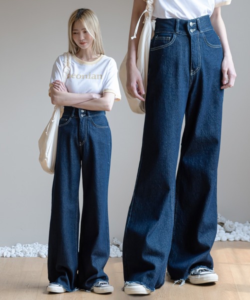 UNE MANSION（ユヌマンション）の「ハイウエストツーボタンラッパパンツ（デニムパンツ・レディース・ライトブルー/ブルー・SMALL/MEDIUM/LARGE）」の9枚目の写真