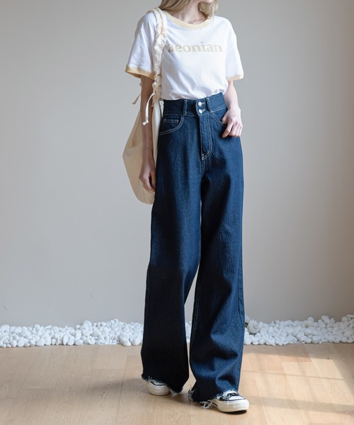 UNE MANSION（ユヌマンション）の「ハイウエストツーボタンラッパパンツ（デニムパンツ・レディース・ライトブルー/ブルー・SMALL/MEDIUM/LARGE）」の21枚目の写真