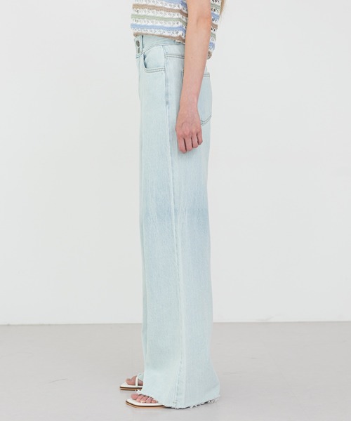 UNE MANSION（ユヌマンション）の「ハイウエストツーボタンラッパパンツ（デニムパンツ・レディース・ライトブルー/ブルー・SMALL/MEDIUM/LARGE）」の17枚目の写真