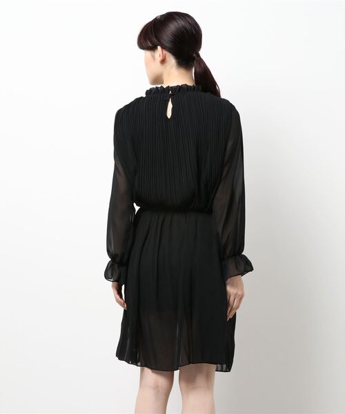 Lea sienna(リーシェンナ)の「シフォンプリーツミディ丈ワンピース(ワンピース・レディース・ブラック/オフホワイト・M/S/L/XL)」の5枚目の写真