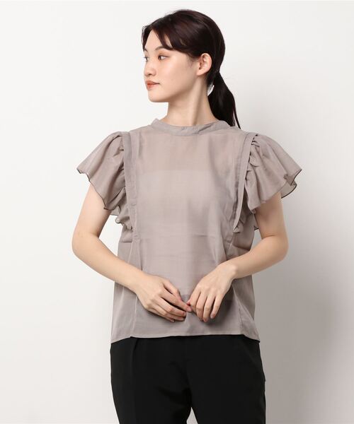 COLONY 2139(コロニートゥーワンスリーナイン)の「【WEB・一部店舗限定】肩フリルシアーブラウス(シャツ/ブラウス・レディース・グレイッシュベージュ/オフホワイト/ブラック/ライトベージュ・FREE)」の4枚目の写真
