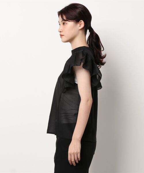 COLONY 2139(コロニートゥーワンスリーナイン)の「【WEB・一部店舗限定】肩フリルシアーブラウス(シャツ/ブラウス・レディース・グレイッシュベージュ/オフホワイト/ブラック/ライトベージュ・FREE)」の6枚目の写真