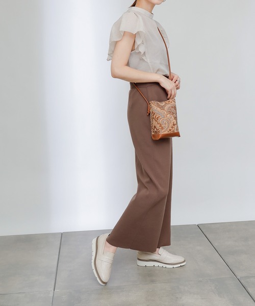 COLONY 2139(コロニートゥーワンスリーナイン)の「【WEB・一部店舗限定】肩フリルシアーブラウス(シャツ/ブラウス・レディース・グレイッシュベージュ/オフホワイト/ブラック/ライトベージュ・FREE)」の9枚目の写真