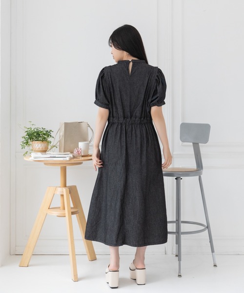 Mysa&Liina(ミーサリーナ)の「ウエストタックデニムワンピ(ワンピース・レディース・ブラック/インディゴブルー/ブルー・M)」の18枚目の写真