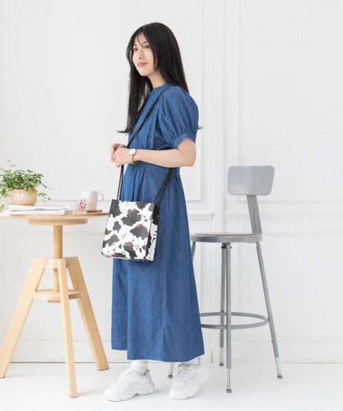 Mysa&Liina(ミーサリーナ)の「ウエストタックデニムワンピ(ワンピース・レディース・ブラック/インディゴブルー/ブルー・M)」の14枚目の写真