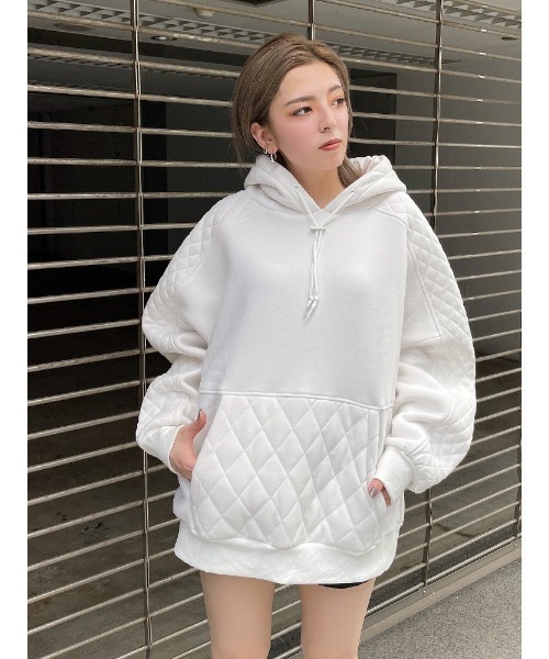 ENVYM（アンビー）の「キルティングスウィッチングＰＯ（スウェット・レディース・ベージュ/ブラック/ホワイト・FREE）」の2枚目の写真