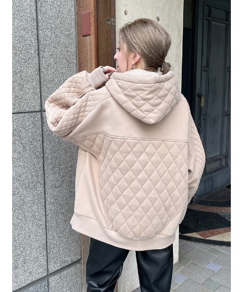 ENVYM（アンビー）の「キルティングスウィッチングＰＯ（スウェット・レディース・ベージュ/ブラック/ホワイト・FREE）」の6枚目の写真