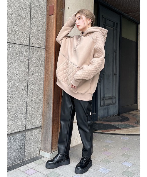 ENVYM（アンビー）の「キルティングスウィッチングＰＯ（スウェット・レディース・ベージュ/ブラック/ホワイト・FREE）」の5枚目の写真