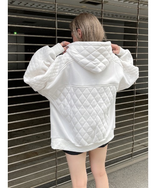 ENVYM（アンビー）の「キルティングスウィッチングＰＯ（スウェット・レディース・ベージュ/ブラック/ホワイト・FREE）」の8枚目の写真