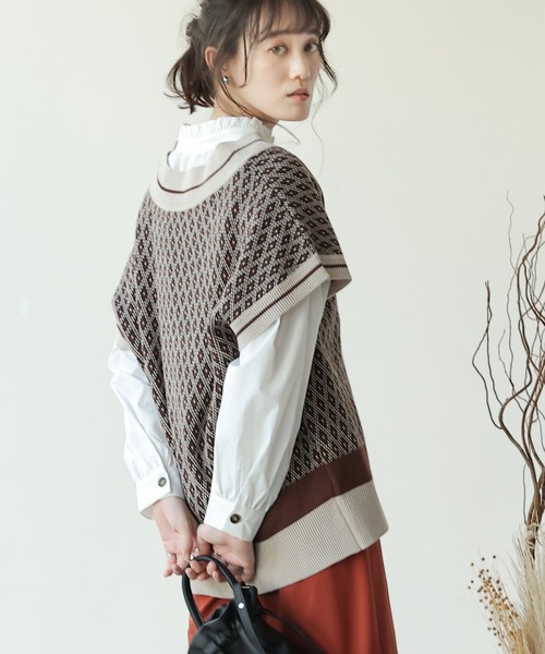 frames RAY CASSIN（フレームスレイカズン）の「【WEB限定】ジャガードニットベスト（ベスト・レディース・ブラック/ブラウン・FREE）」の2枚目の写真