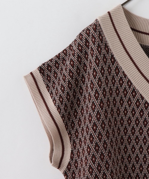 frames RAY CASSIN（フレームスレイカズン）の「【WEB限定】ジャガードニットベスト（ベスト・レディース・ブラック/ブラウン・FREE）」の20枚目の写真