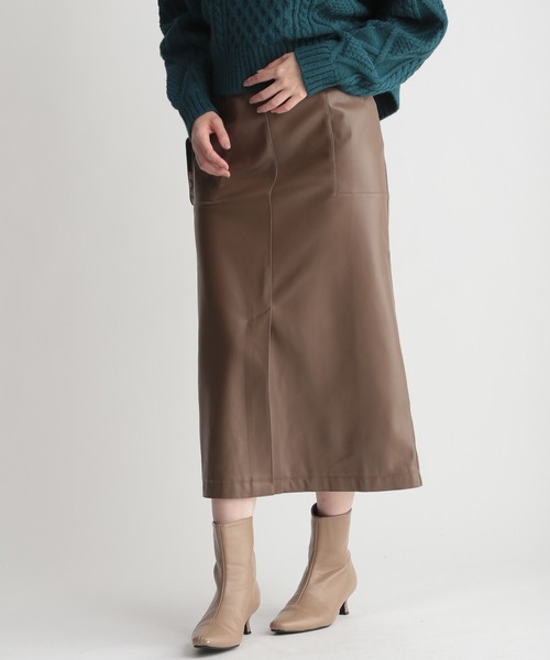 Andemiu（アンデミュウ）の「フェイクレザーステッチタイトスカート217995（スカート・レディース・オフホワイト/ブラック/ベージュ/ブラウン・SMALL/MEDIUM）」の4枚目の写真