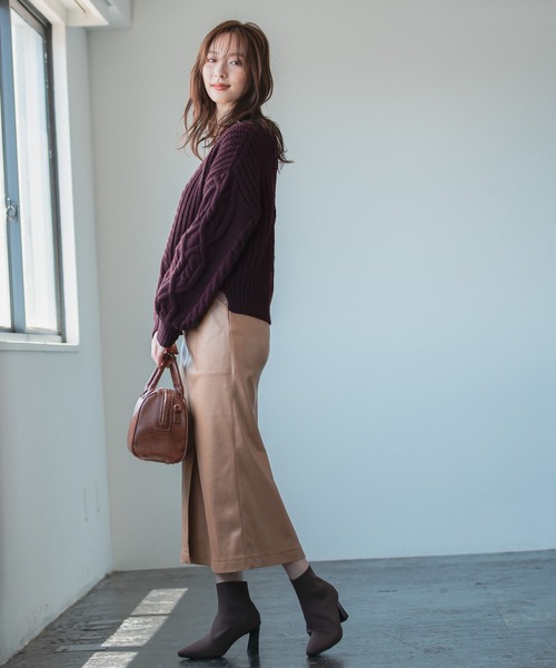 Andemiu（アンデミュウ）の「フェイクレザーステッチタイトスカート217995（スカート・レディース・オフホワイト/ブラック/ベージュ/ブラウン・SMALL/MEDIUM）」の13枚目の写真