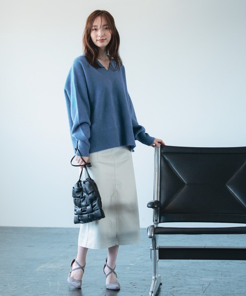 Andemiu（アンデミュウ）の「フェイクレザーステッチタイトスカート217995（スカート・レディース・オフホワイト/ブラック/ベージュ/ブラウン・SMALL/MEDIUM）」の21枚目の写真