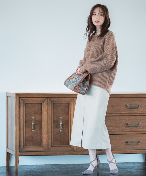 Andemiu（アンデミュウ）の「フェイクレザーステッチタイトスカート217995（スカート・レディース・オフホワイト/ブラック/ベージュ/ブラウン・SMALL/MEDIUM）」の16枚目の写真