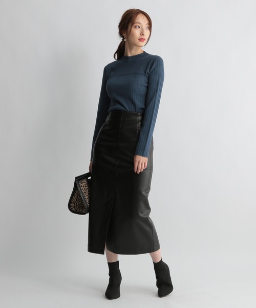 Andemiu（アンデミュウ）の「フェイクレザーステッチタイトスカート217995（スカート・レディース・オフホワイト/ブラック/ベージュ/ブラウン・SMALL/MEDIUM）」の9枚目の写真