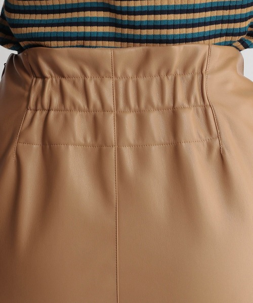 Andemiu（アンデミュウ）の「フェイクレザーステッチタイトスカート217995（スカート・レディース・オフホワイト/ブラック/ベージュ/ブラウン・SMALL/MEDIUM）」の19枚目の写真