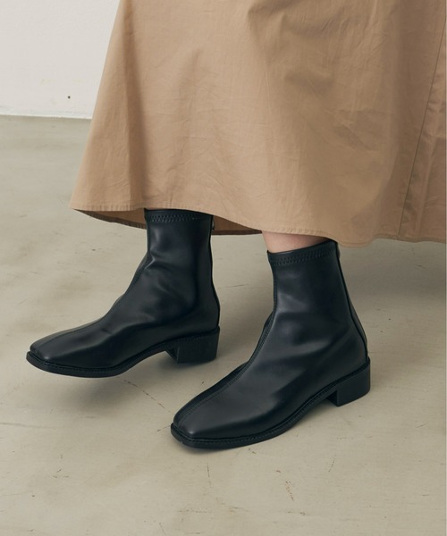 Auntie Rosa Holiday（アンティローザホリデー）の「フラットスクエアブーツ（ブーツ・レディース・ブラック/ブラウン・SMALL/MEDIUM/LARGE）」の3枚目の写真