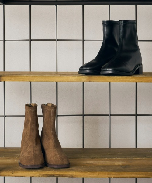 Auntie Rosa Holiday（アンティローザホリデー）の「フラットスクエアブーツ（ブーツ・レディース・ブラック/ブラウン・SMALL/MEDIUM/LARGE）」の4枚目の写真