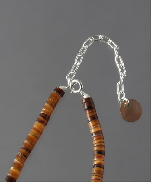 on the sunny side of the street（オンザサニーサイドオブザストリート）の「【on the sunny side of the street 】 5mm Shell Heishe Choker（ネックレス・メンズ・ブラウン系その他/ベージュ・FREE）」の6枚目の写真