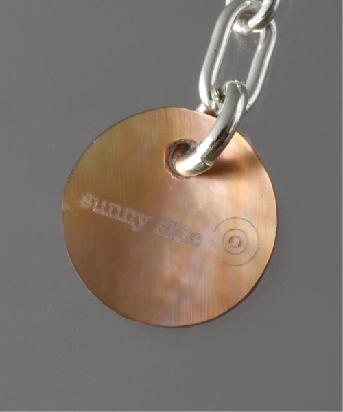 on the sunny side of the street（オンザサニーサイドオブザストリート）の「【on the sunny side of the street 】 5mm Shell Heishe Choker（ネックレス・メンズ・ブラウン系その他/ベージュ・FREE）」の4枚目の写真