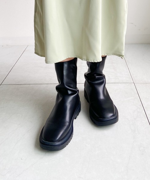 CLEA（クレア）の「ストレッチショートブーツ（ブーツ・レディース・ブラック/アイボリー・M/L）」の19枚目の写真