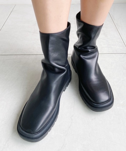 CLEA（クレア）の「ストレッチショートブーツ（ブーツ・レディース・ブラック/アイボリー・M/L）」の6枚目の写真