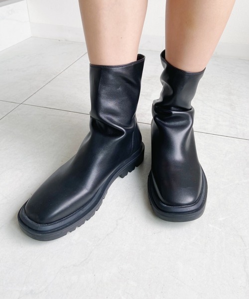 CLEA（クレア）の「ストレッチショートブーツ（ブーツ・レディース・ブラック/アイボリー・M/L）」の12枚目の写真