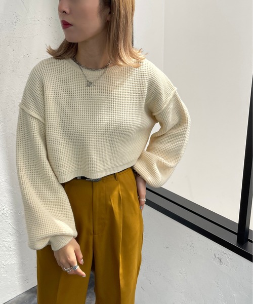 apres jour mignon(アプレジュールミニョン)の「切り替えデザインショートニット【ZOZOTOWN限定アイテム】(ニット/セーター・レディース・アイボリー/ダークブルー/ブラック/マスタード・X-LARGE/フリー)」の8枚目の写真