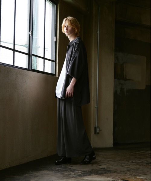 ln fortis（ロンフォルティス）の「ln fortis - モンスターサイズオープンカラーシャツ（シャツ/ブラウス・メンズ・チャコールグレー/ブラック・FREE）」の11枚目の写真