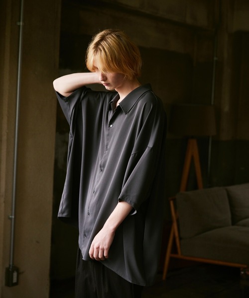 ln fortis（ロンフォルティス）の「ln fortis - モンスターサイズオープンカラーシャツ（シャツ/ブラウス・メンズ・チャコールグレー/ブラック・FREE）」の3枚目の写真