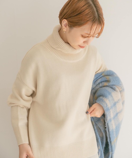 ITEMS URBANRESEARCH(アイテムズ アーバンリサーチ)の「タートルネックニットプルオーバー(ニット/セーター・レディース・オフホワイト/チャコールグレー/オレンジ・FREE)」の5枚目の写真