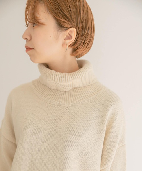 ITEMS URBANRESEARCH(アイテムズ アーバンリサーチ)の「タートルネックニットプルオーバー(ニット/セーター・レディース・オフホワイト/チャコールグレー/オレンジ・FREE)」の8枚目の写真