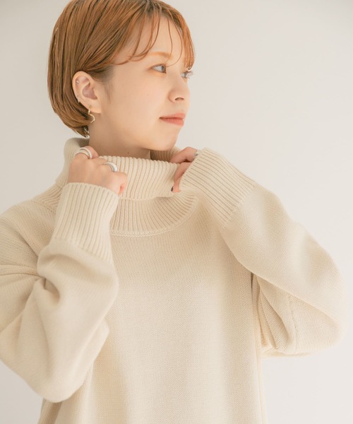 ITEMS URBANRESEARCH(アイテムズ アーバンリサーチ)の「タートルネックニットプルオーバー(ニット/セーター・レディース・オフホワイト/チャコールグレー/オレンジ・FREE)」の9枚目の写真
