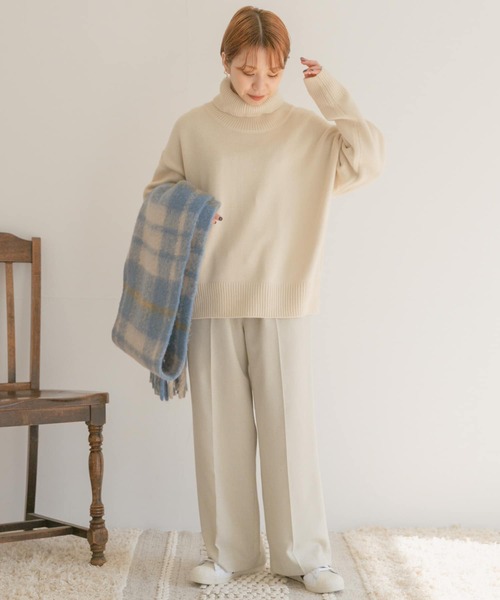 ITEMS URBANRESEARCH(アイテムズ アーバンリサーチ)の「タートルネックニットプルオーバー(ニット/セーター・レディース・オフホワイト/チャコールグレー/オレンジ・FREE)」の14枚目の写真